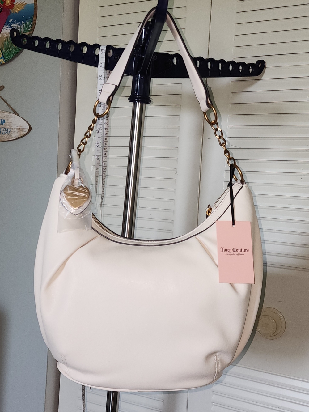 Juicy Couture Off White Logo Hobo Shoulder Bag Zip, Gold Hardware, Heart Charms - Picture 2 of 9